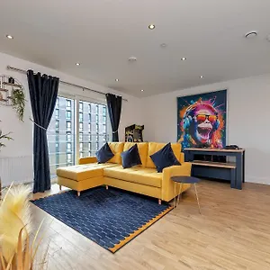  Apartment Luxury Apartment-free Parking-central Location-close To Airport, Station & Centre United Kingdom